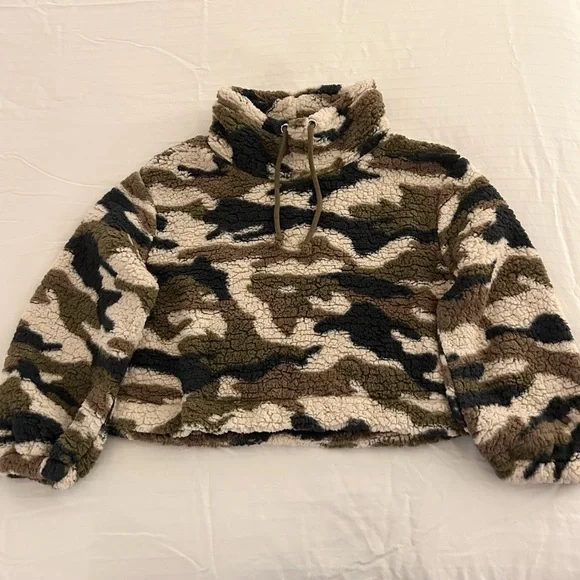 Wild Fable Camo Sherpa Pullover - Picture 2 of 5